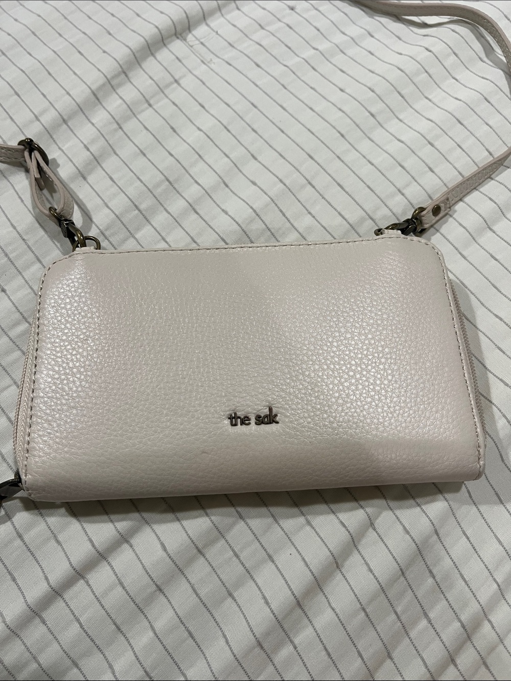 The Sak Pebbled Crossbody in Pale Pink